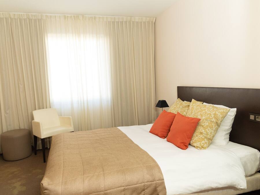 Standard Room, 1 Queen Bed