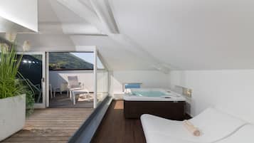 Turkish bath, body treatments, body scrubs, facials, 1 treatment room