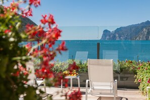 Water view - Hotel Lago di Garda (Nago-Torbole)