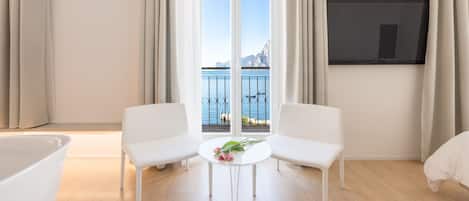 Deluxe Double Room, 1 Double Bed | Hypo-allergenic bedding, down comforters, minibar, in-room safe