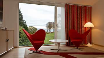 Suite | 1 bedroom, hypo-allergenic bedding, in-room safe, desk