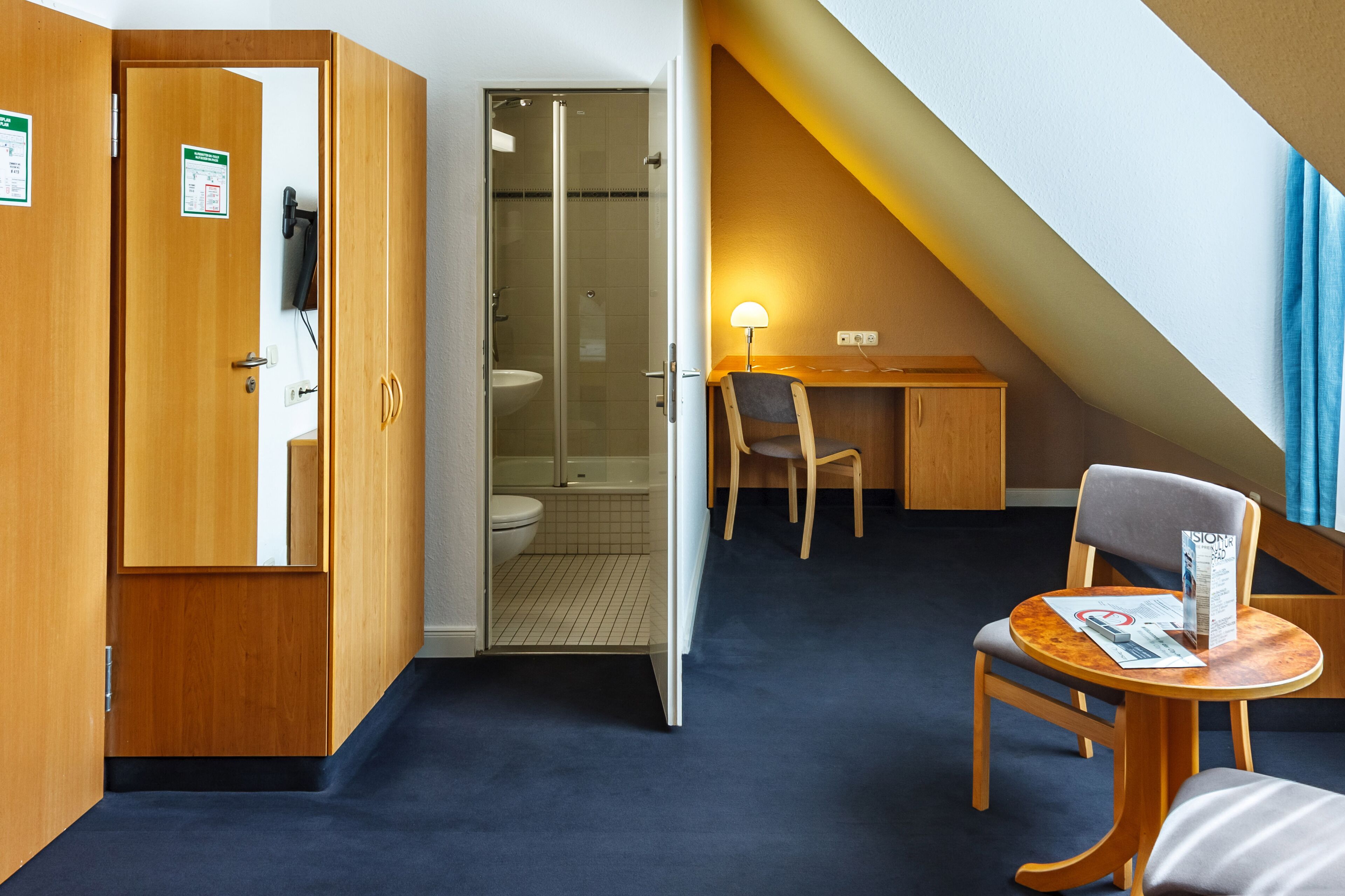 double room single use, 2 single beds | interior