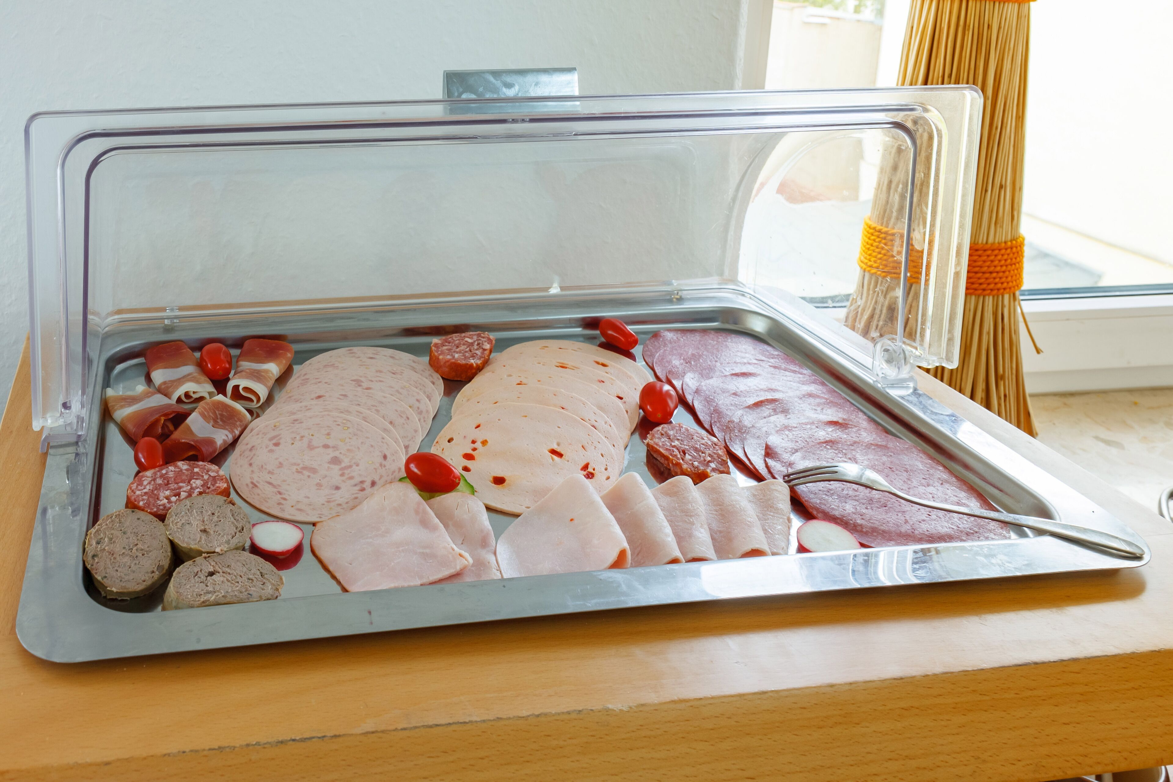 daily buffet breakfast (eur 6 per person)