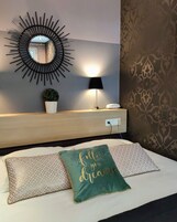 Habitación económica doble de uso individual, 1 cama doble | Escritorio, sistema de insonorización, Internet por cable gratuito