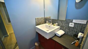 Een douche, een haardroger