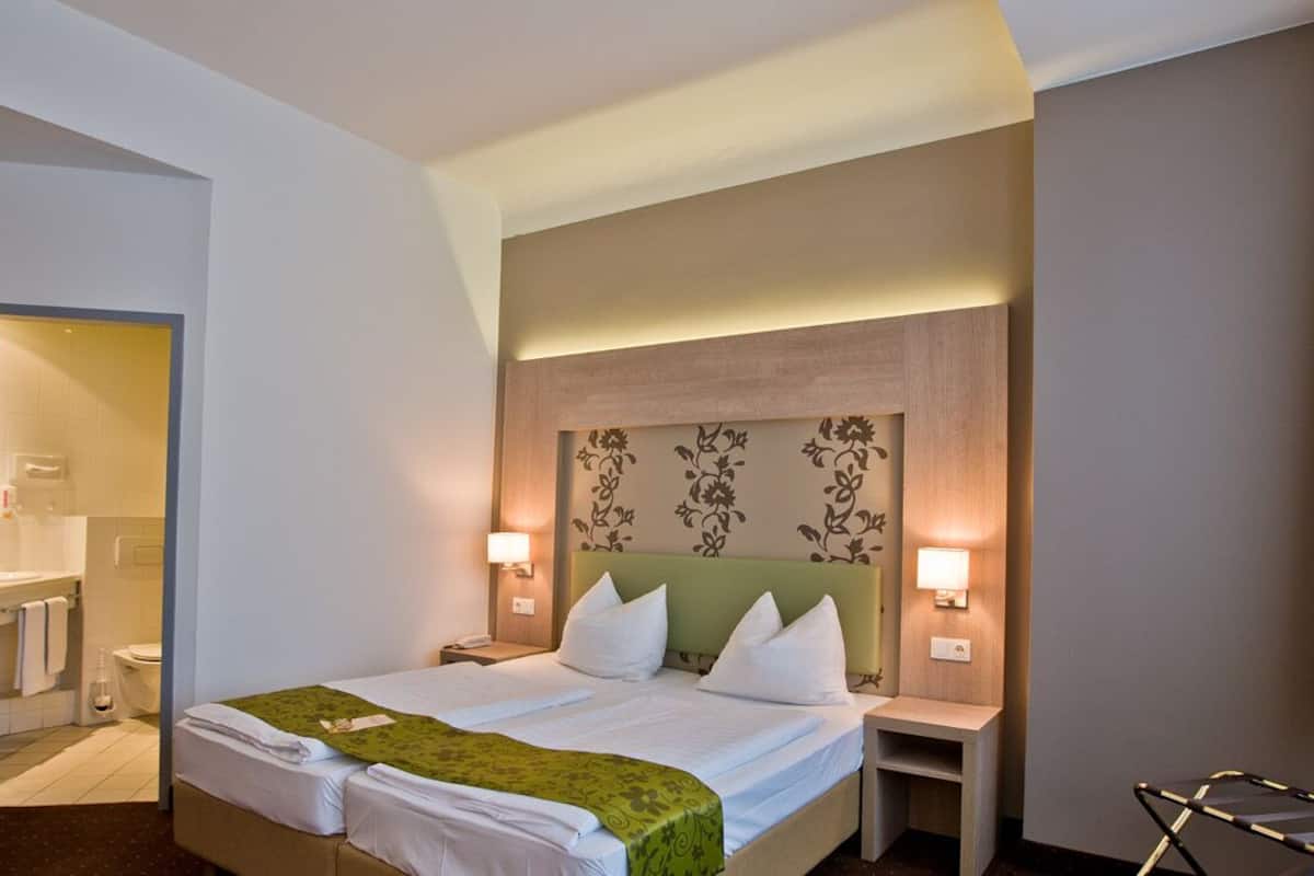 Double Room (Rathaus)
