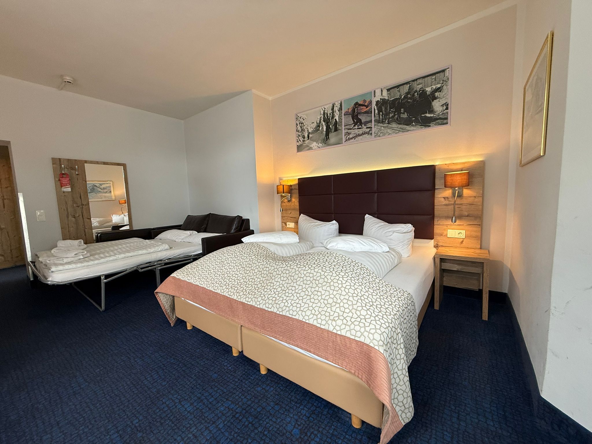 Dundyner, safe på rommet, skrivebord og lydisolert