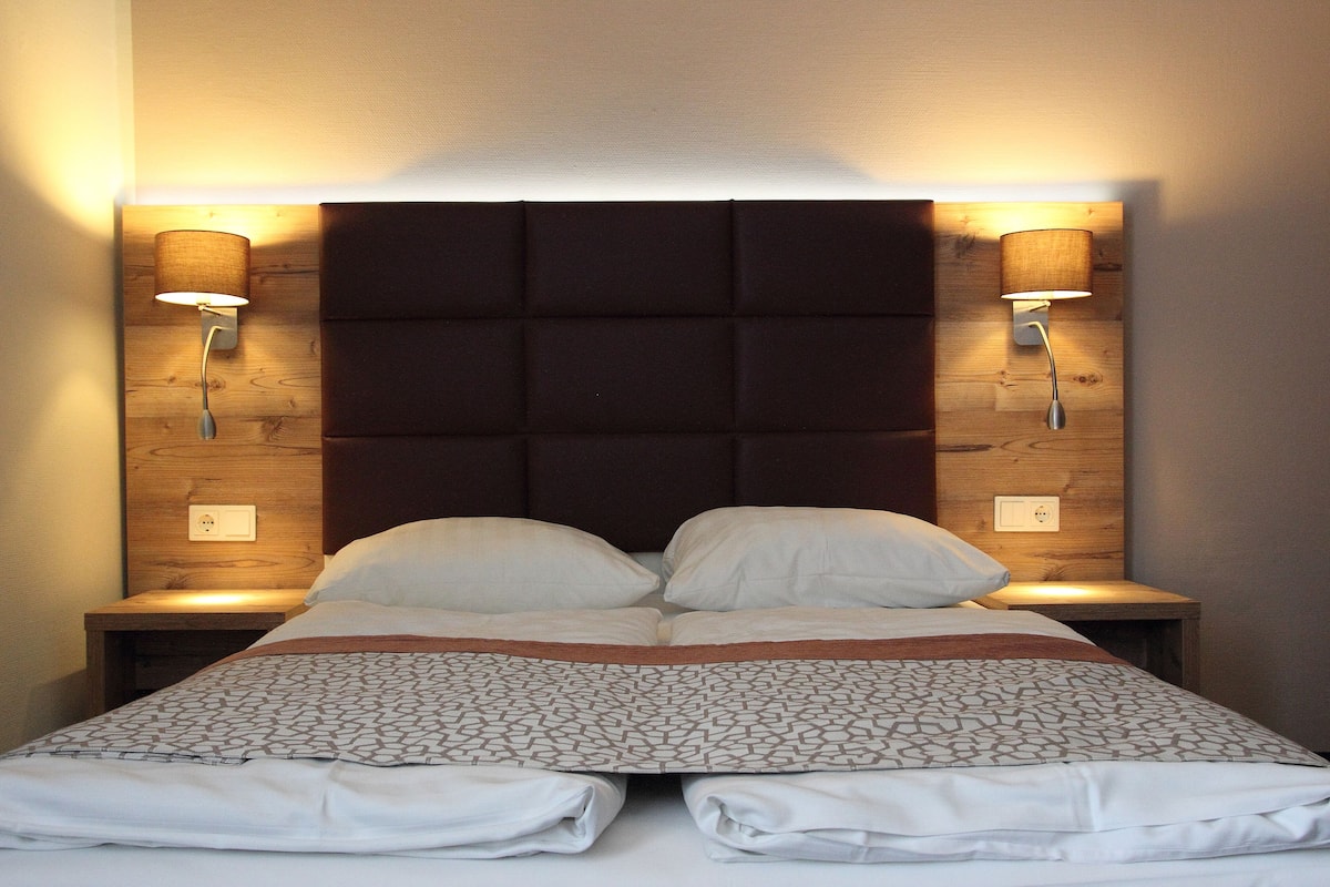 Double Room (Keilberg)