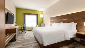 Standard Room, 1 King Bed | In-room safe, desk, laptop workspace, blackout drapes