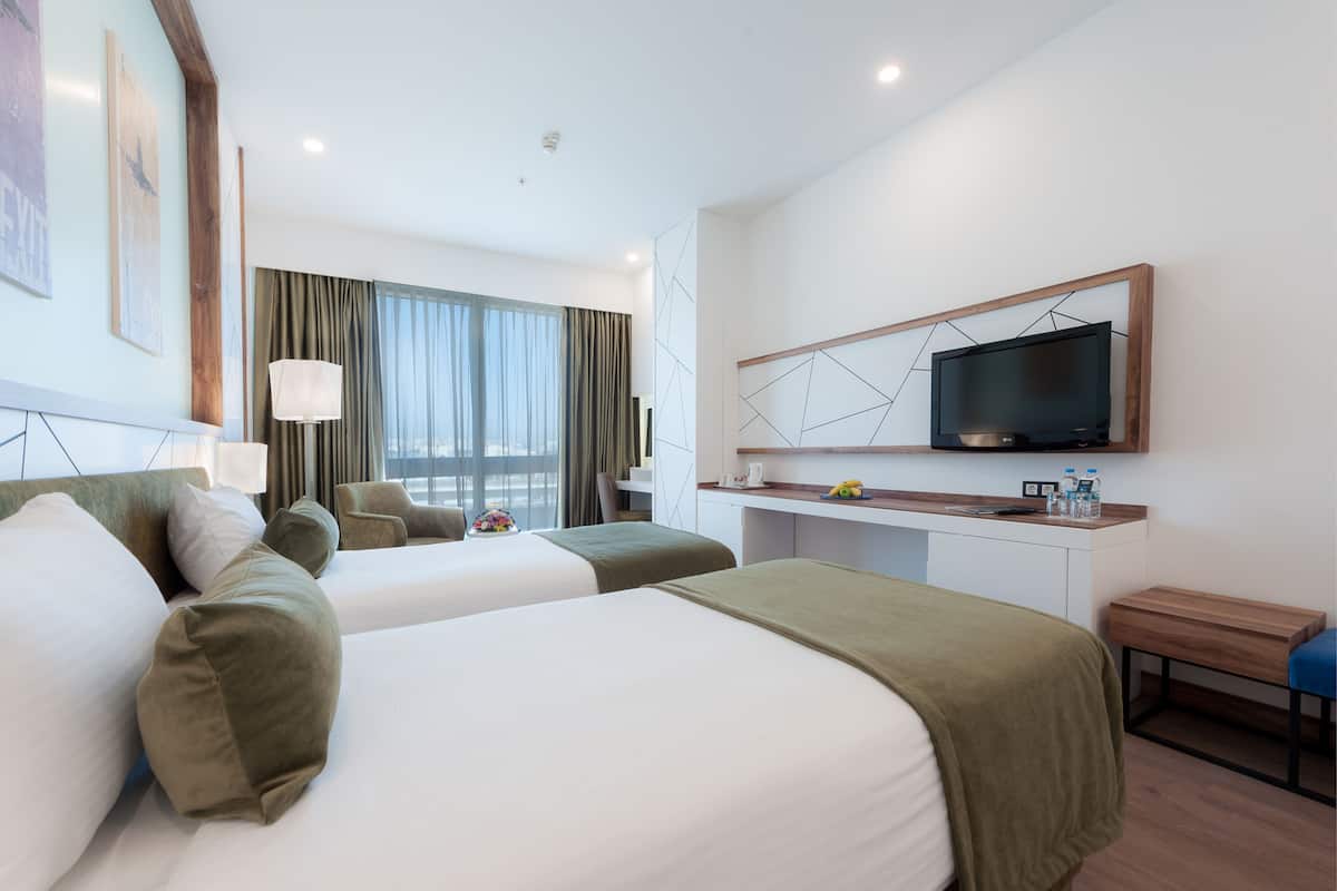 hypo-allergenic bedding, in-room safe, blackout curtains, soundproofing