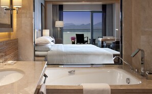 Chambre Premium, vue lac | Salle de bain