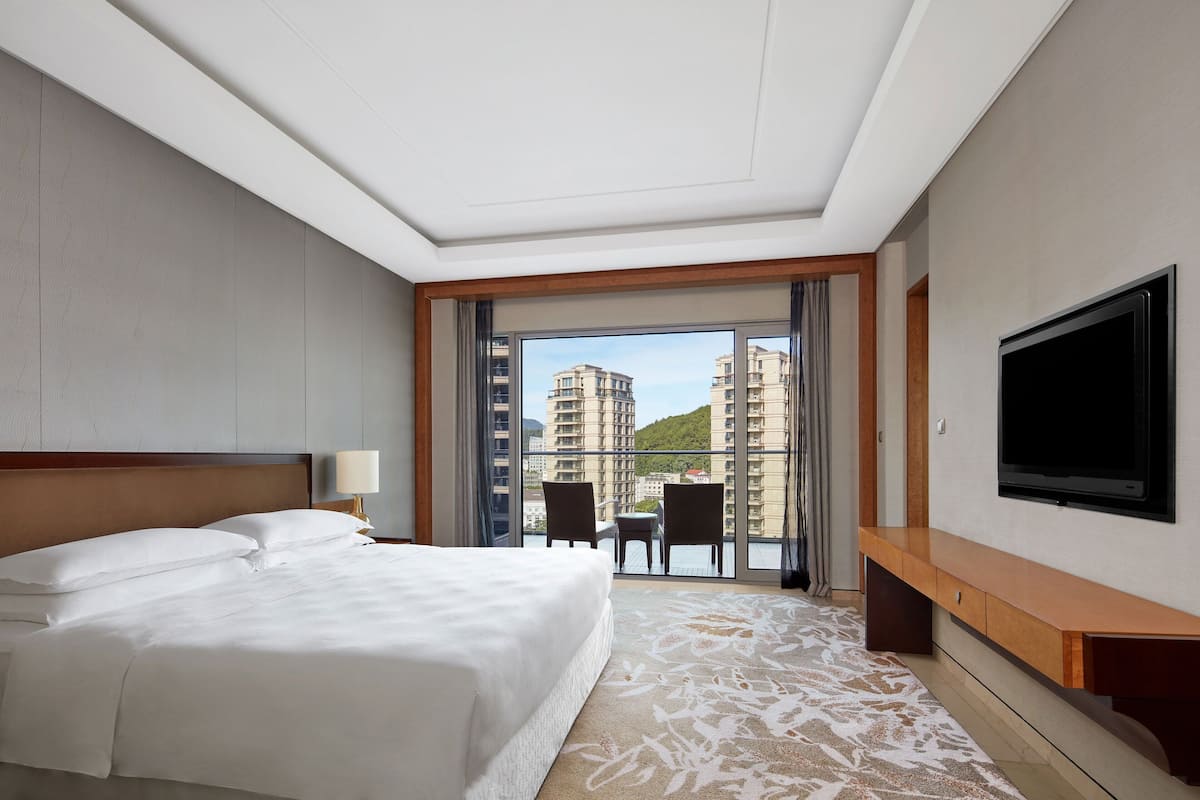 Room, 1 King Bed, Garden View