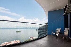 Deluxe Suite, 1 King Bed, Lake View | Premium bedding, down comforters, minibar, in-room safe