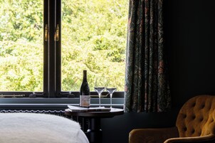 Comfort Double Room | Hypo-allergenic bedding, desk, iron/ironing board