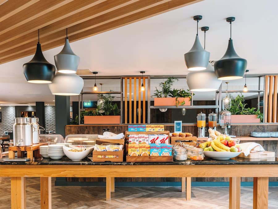 Daily English breakfast (GBP 19.95 per person)