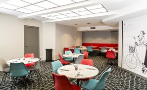 Daily buffet breakfast (EUR 15 per person) - Hotel Paris Vaugirard (Paris)