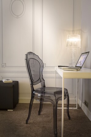 Single Room (with Air conditioning)
