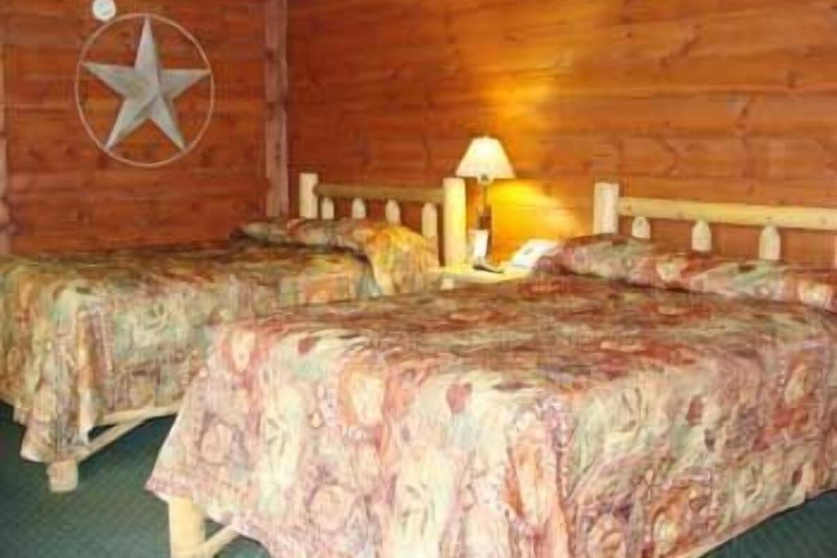 Premium bedding, pillowtop beds, iron/ironing board, free WiFi