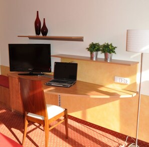 Hypo-allergenic bedding, minibar, desk, soundproofing - Hotel von Heyden (Tegernheim)