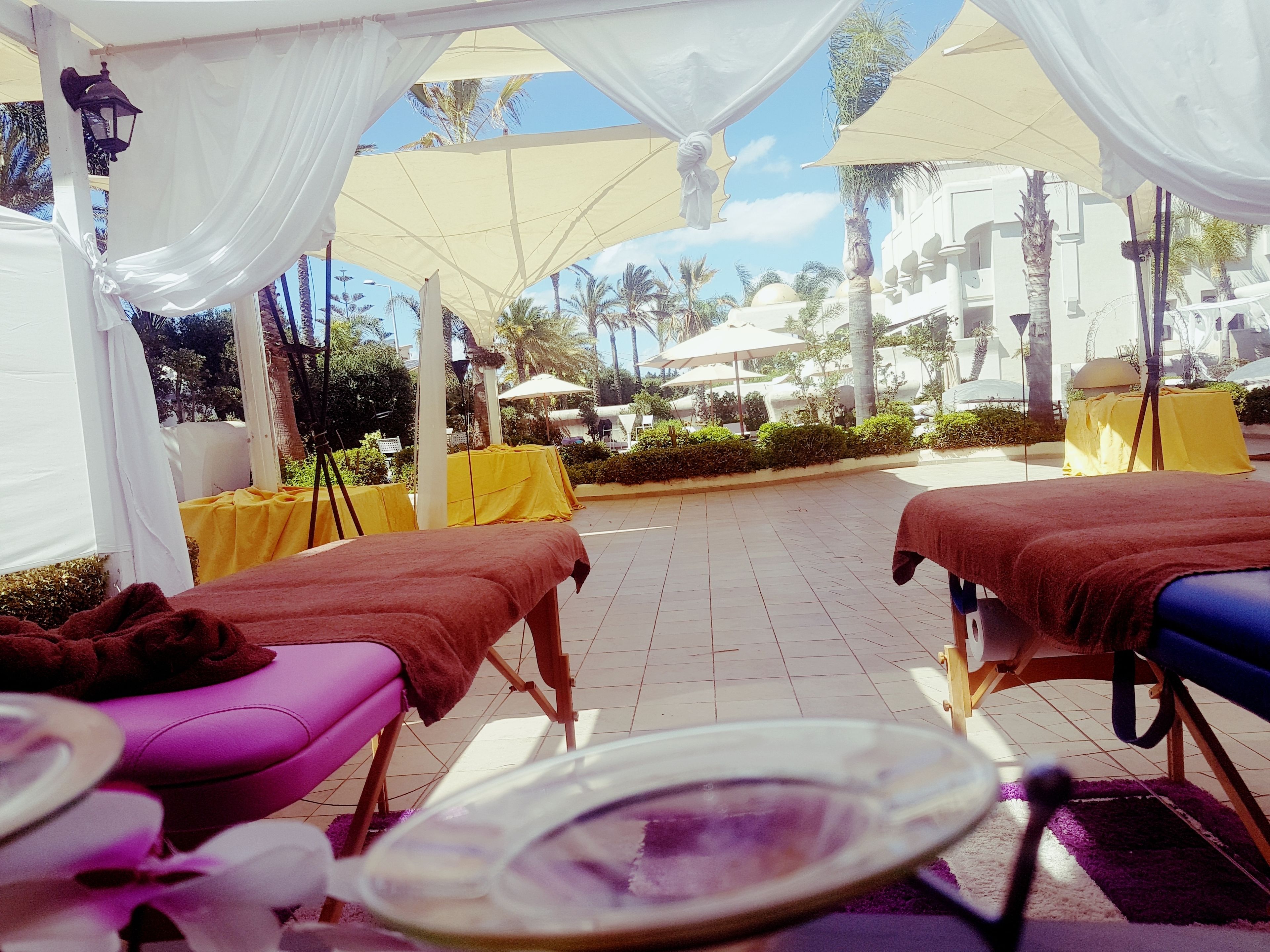 Behandelingskamers voor koppels, een sauna, een bubbelbad