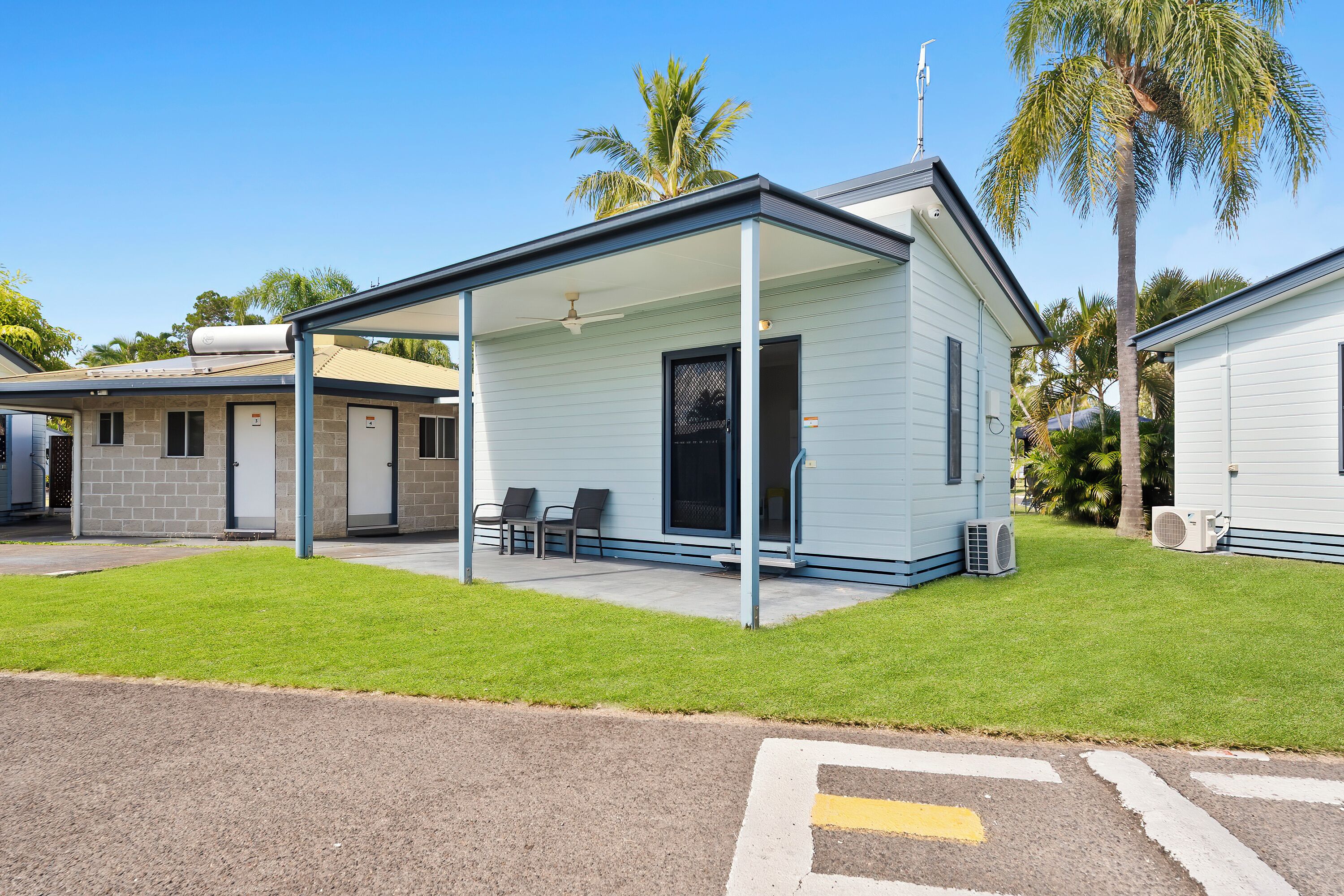 1 Bedroom Budget Cabin (with Private External Bathroom)