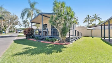 Superior Cabin (1 Bedroom) | WiFi, bed sheets