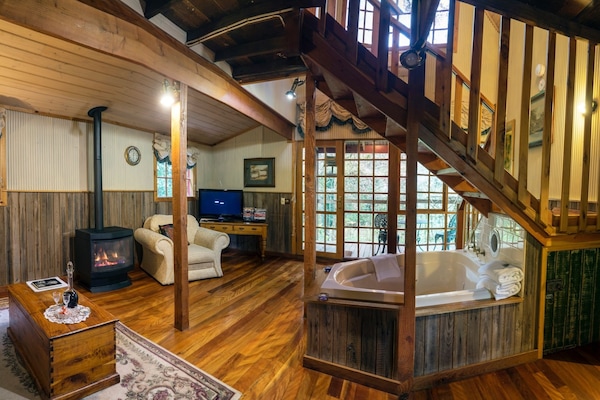 Cottage (Barn) | Jetted bathtub