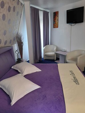 Ropa de cama de alta calidad y wifi gratis 