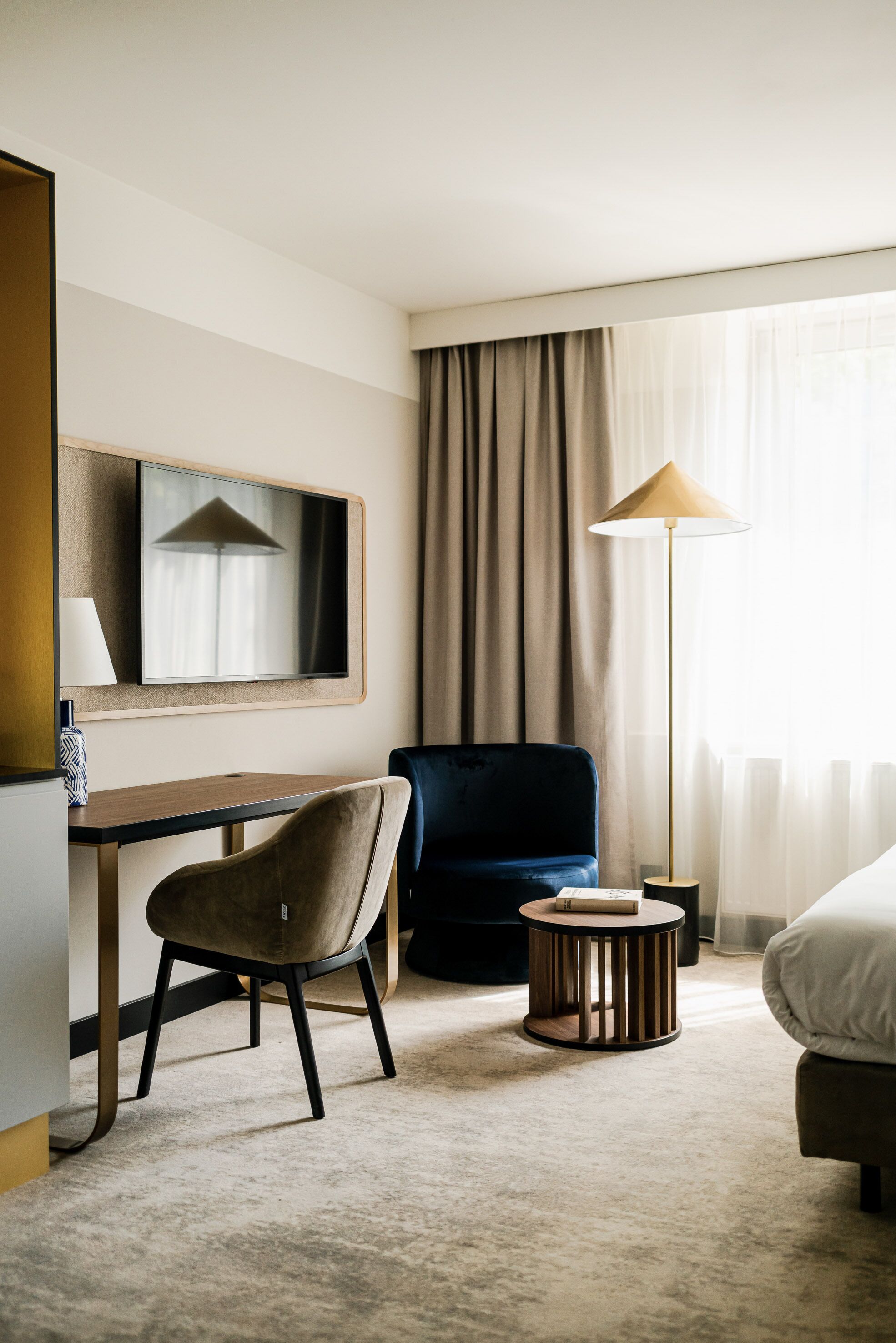 standard room, 1 queen bed, balcony | 2 bedrooms, minibar, in-room safe, desk