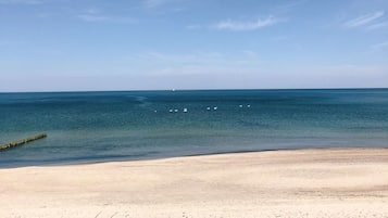Una playa cerca