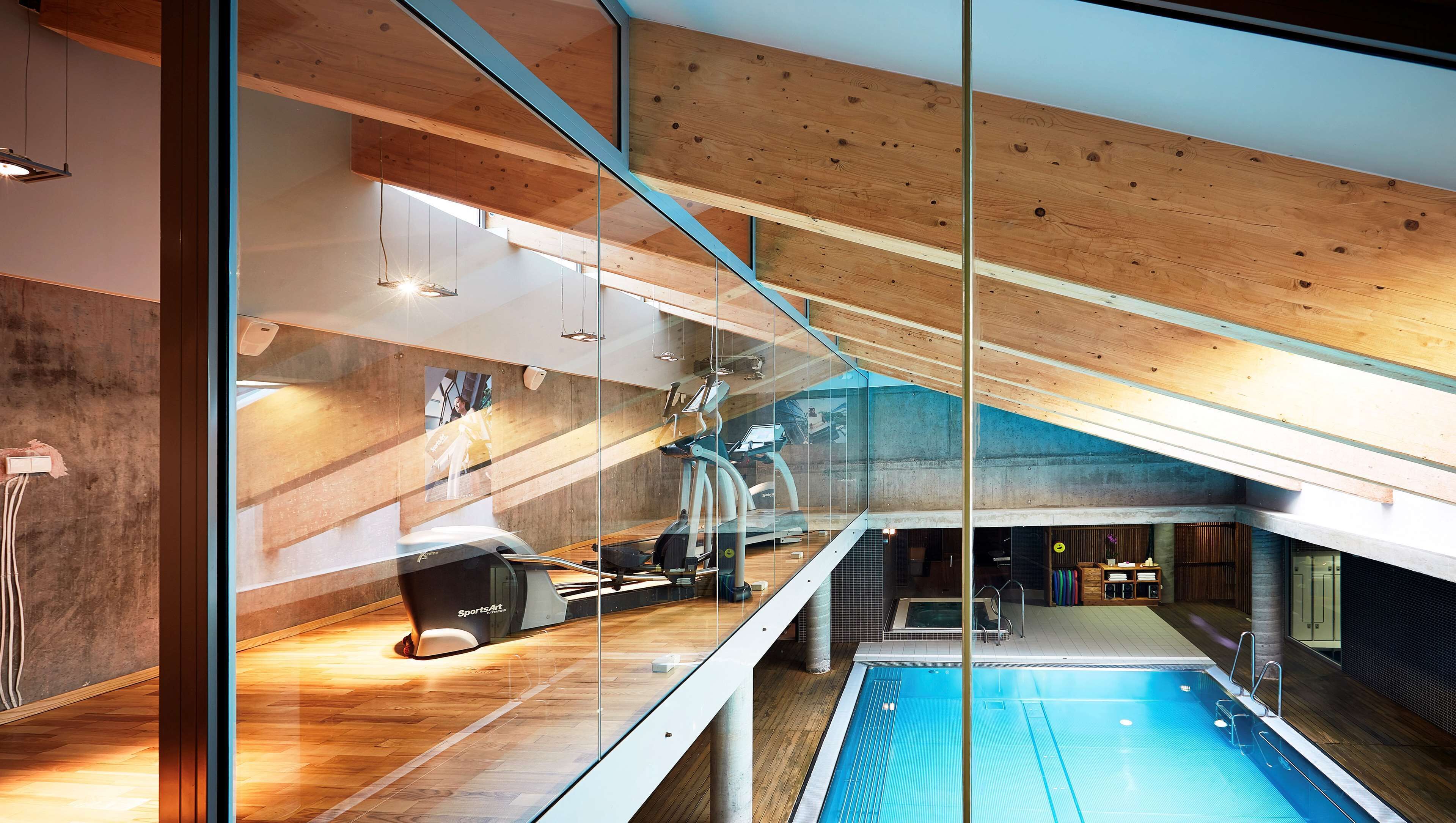 indoor pool, open 8:00 am to 8:00 pm, pool loungers