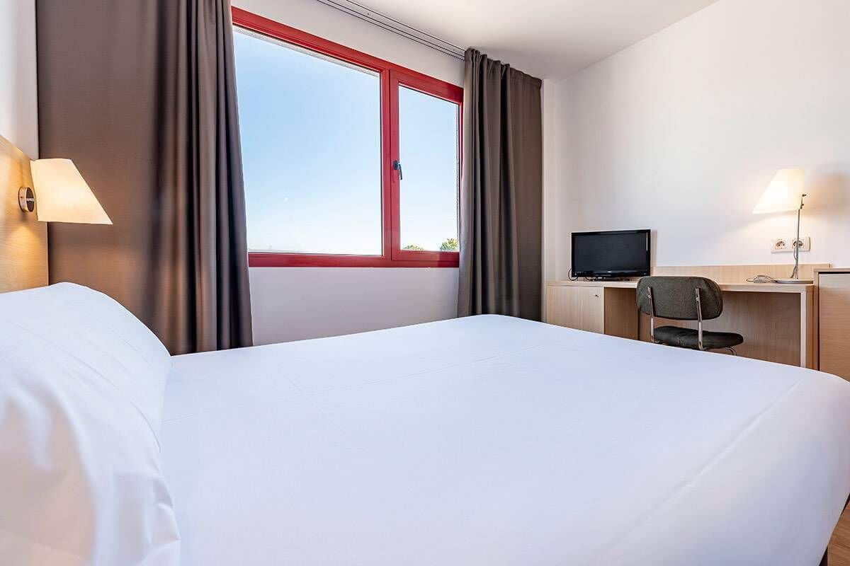 In-room safe, desk, blackout drapes, soundproofing