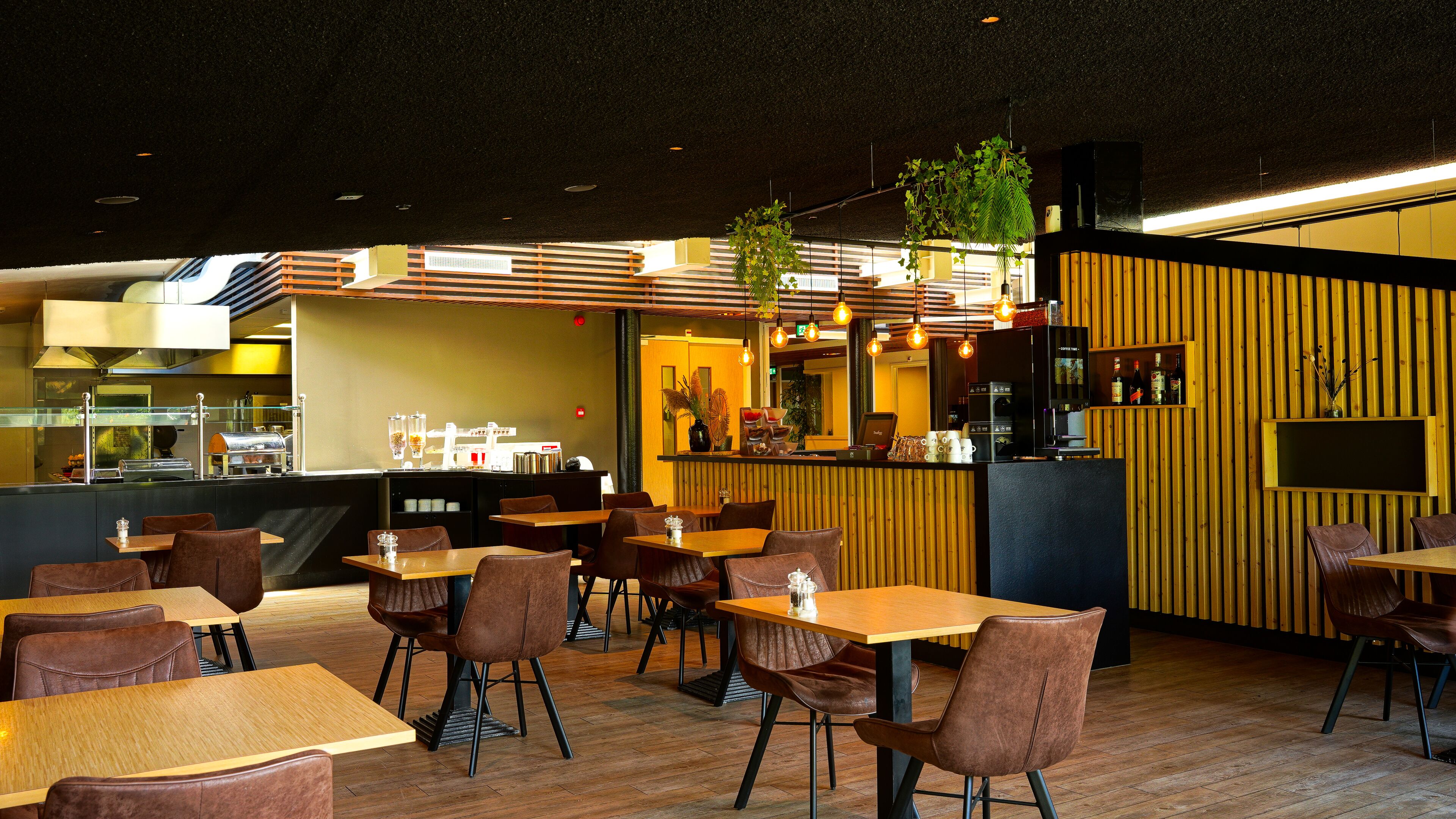 Daily buffet breakfast (EUR 17.50 per person)