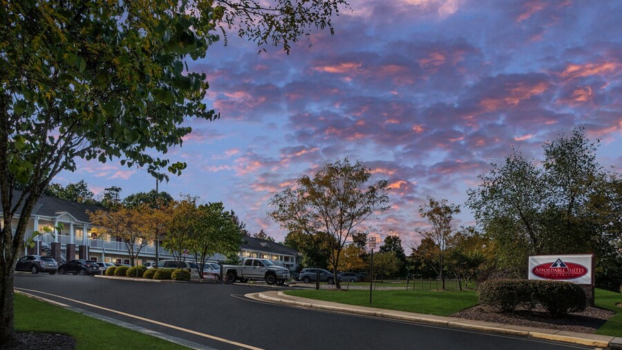 Affordable Suites Fredericksburg