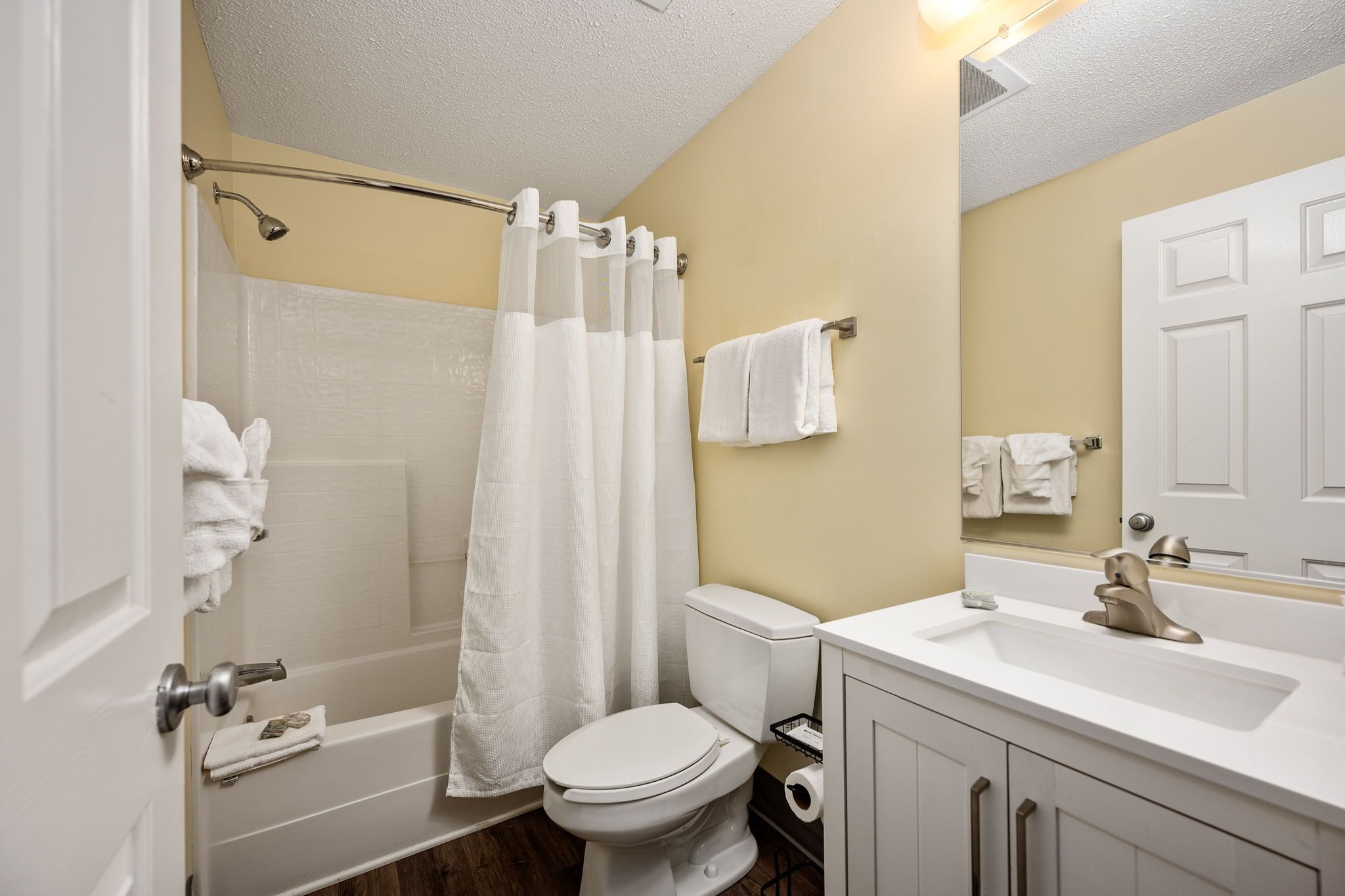 suite, 2 double beds | bathroom | towels