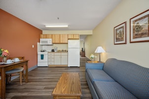 Tabla de planchar con plancha, wifi gratis y despertador