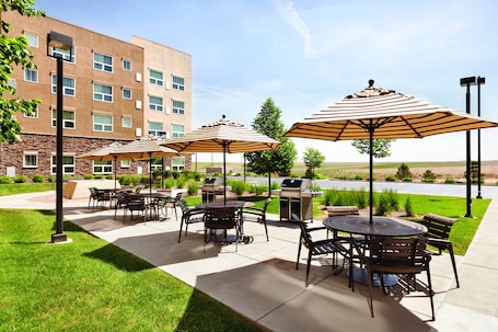 Pátio. Hyatt House Denver Airport