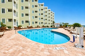Indoor pool, outdoor pool - Sands Beach Club (Myrtle Beach)