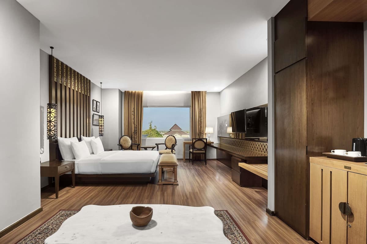 Juniorsvit - 1 kingsize-säng | 1 sovrum, sängtillbehör av högsta kvalitet, duntäcken och minibar