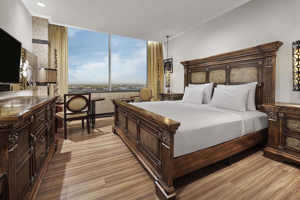 Habitació superior, 1 llit de matrimoni gran | 1 dormitori, roba de llit d'alta qualitat, cobrellits i minibar