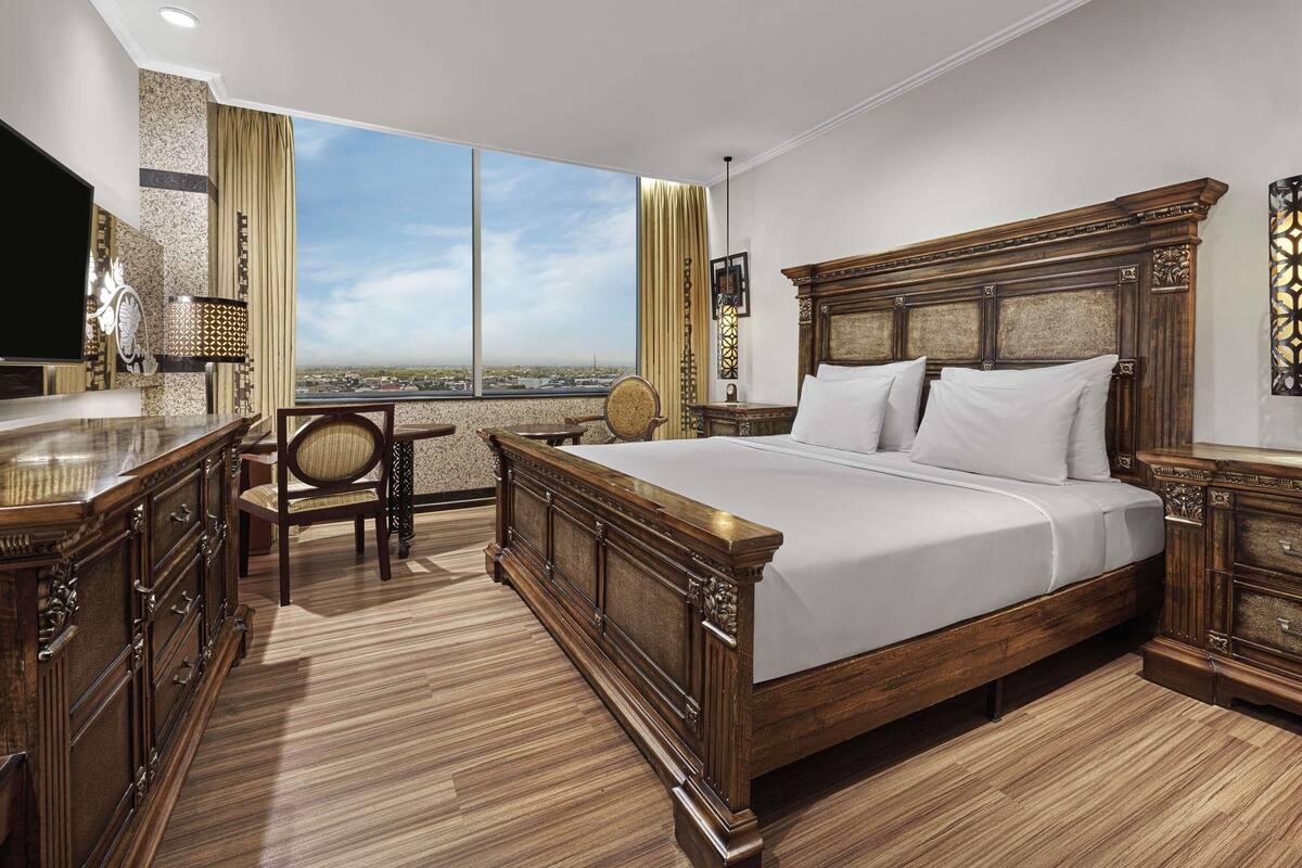 Superior kamer, 1 kingsize bed | 1 slaapkamer, luxe beddengoed, donsdekens, een minibar