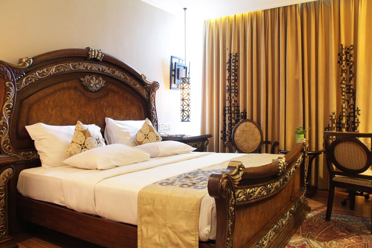 superior room, 1 king bed | 1 bedroom, premium bedding, down duvets, minibar