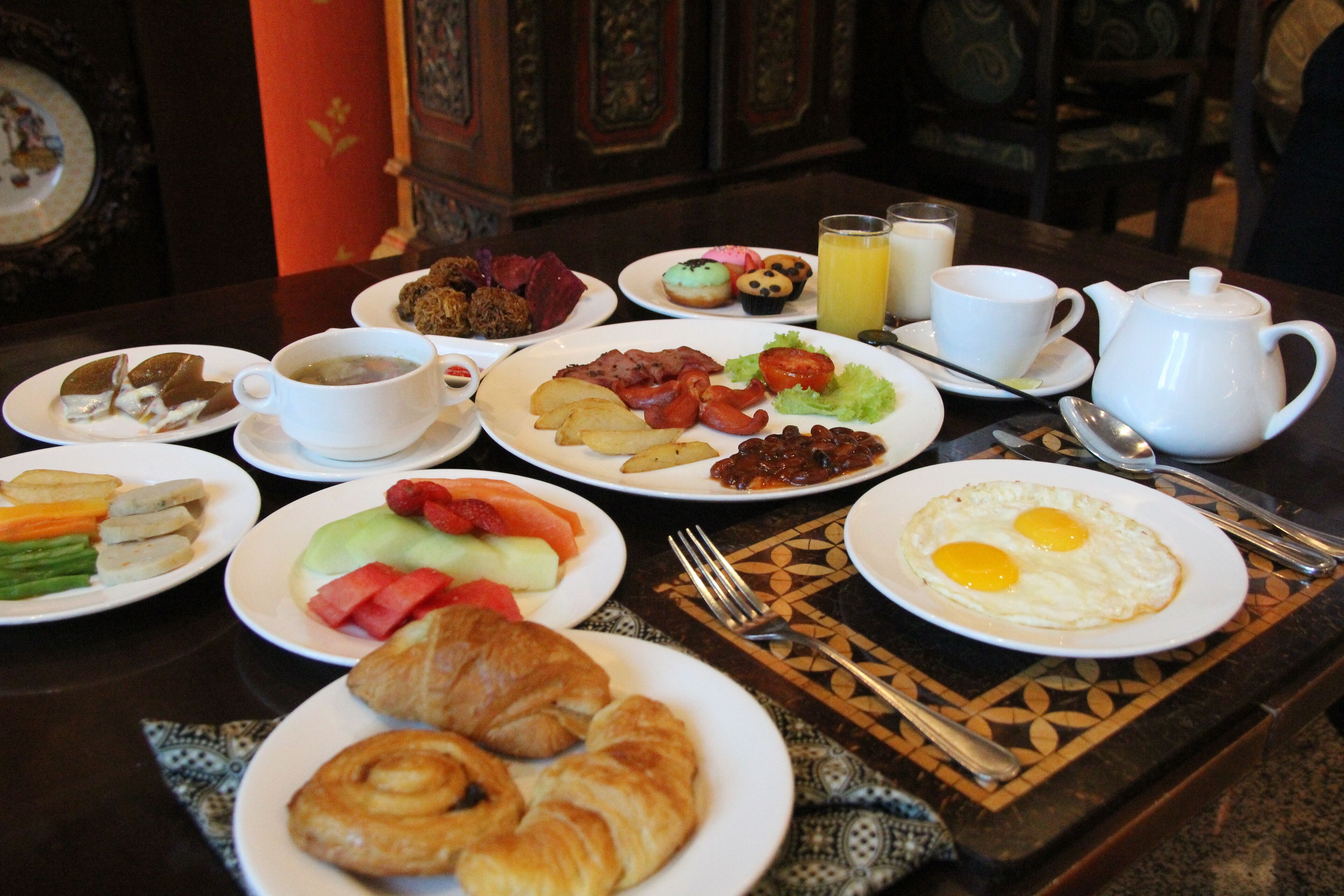 daily buffet breakfast (idr 121000 per person)