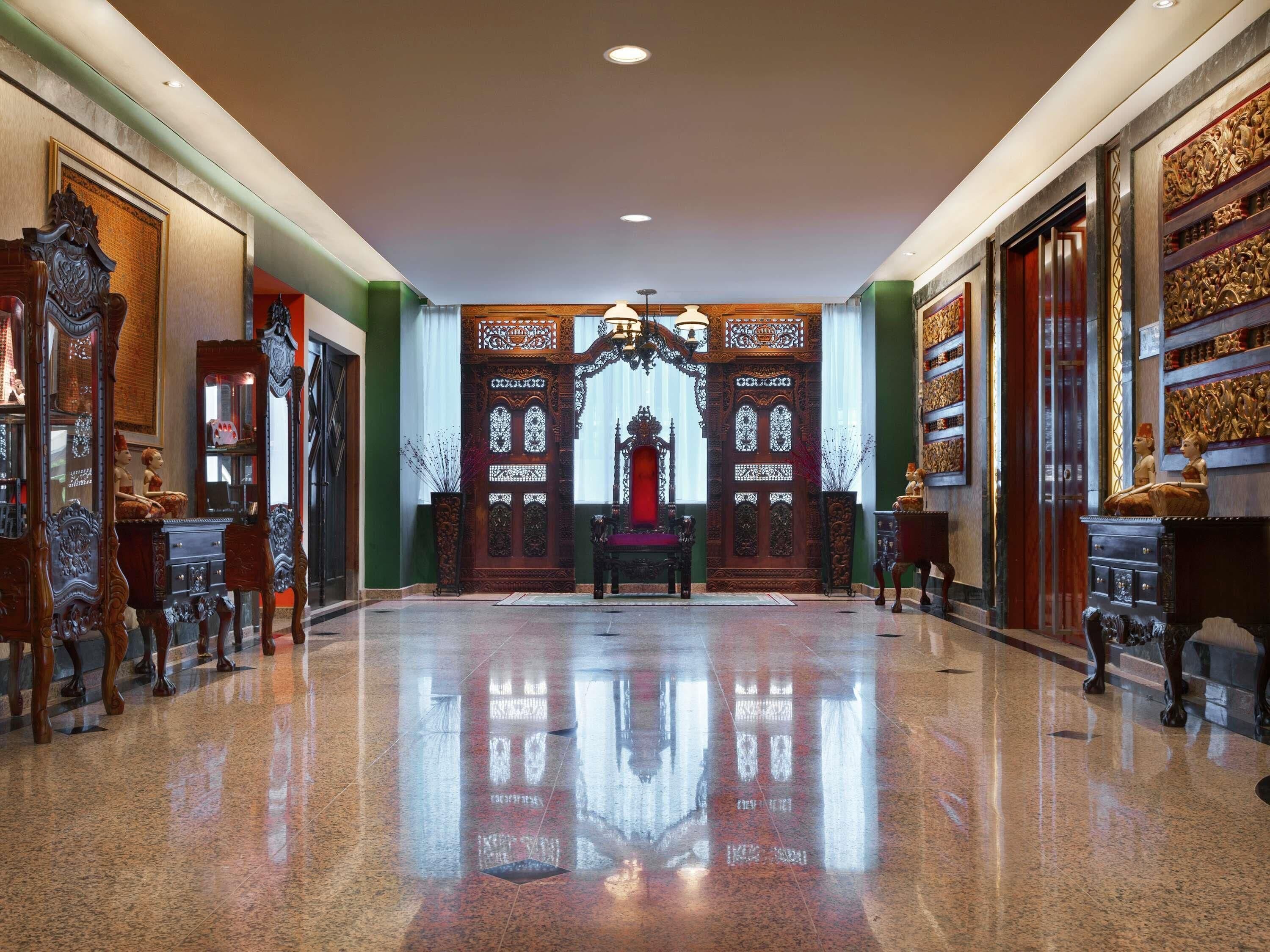 المنشأة من الخارج