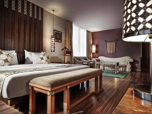 Premium bedding, down duvets, minibar, in-room safe - The Royal Surakarta Heritage - Handwritten Collection (Surakarta)