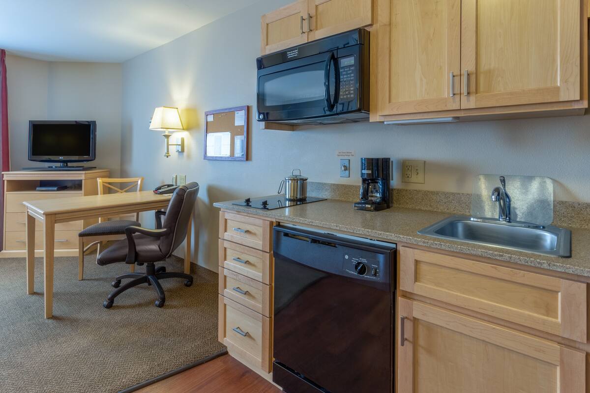 1 bedroom, premium bedding, in-room safe, desk