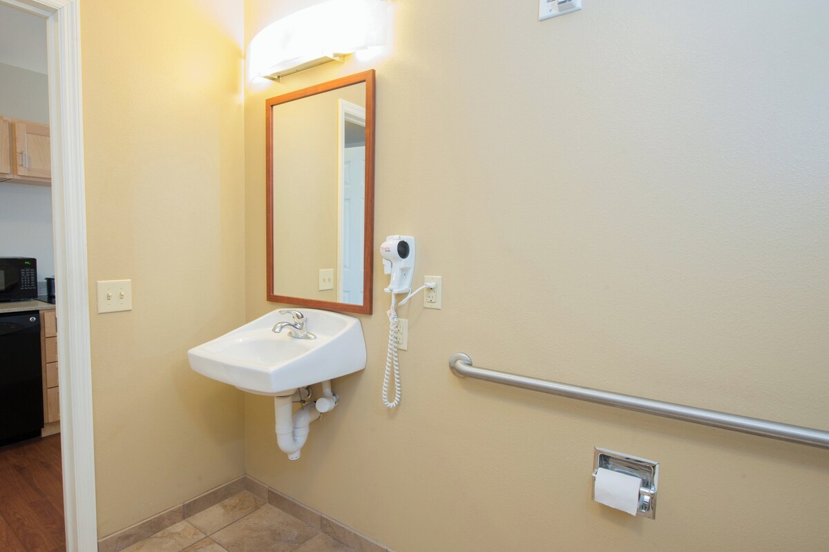 Literie de qualité supérieure, coffres-forts dans les chambres, bureau