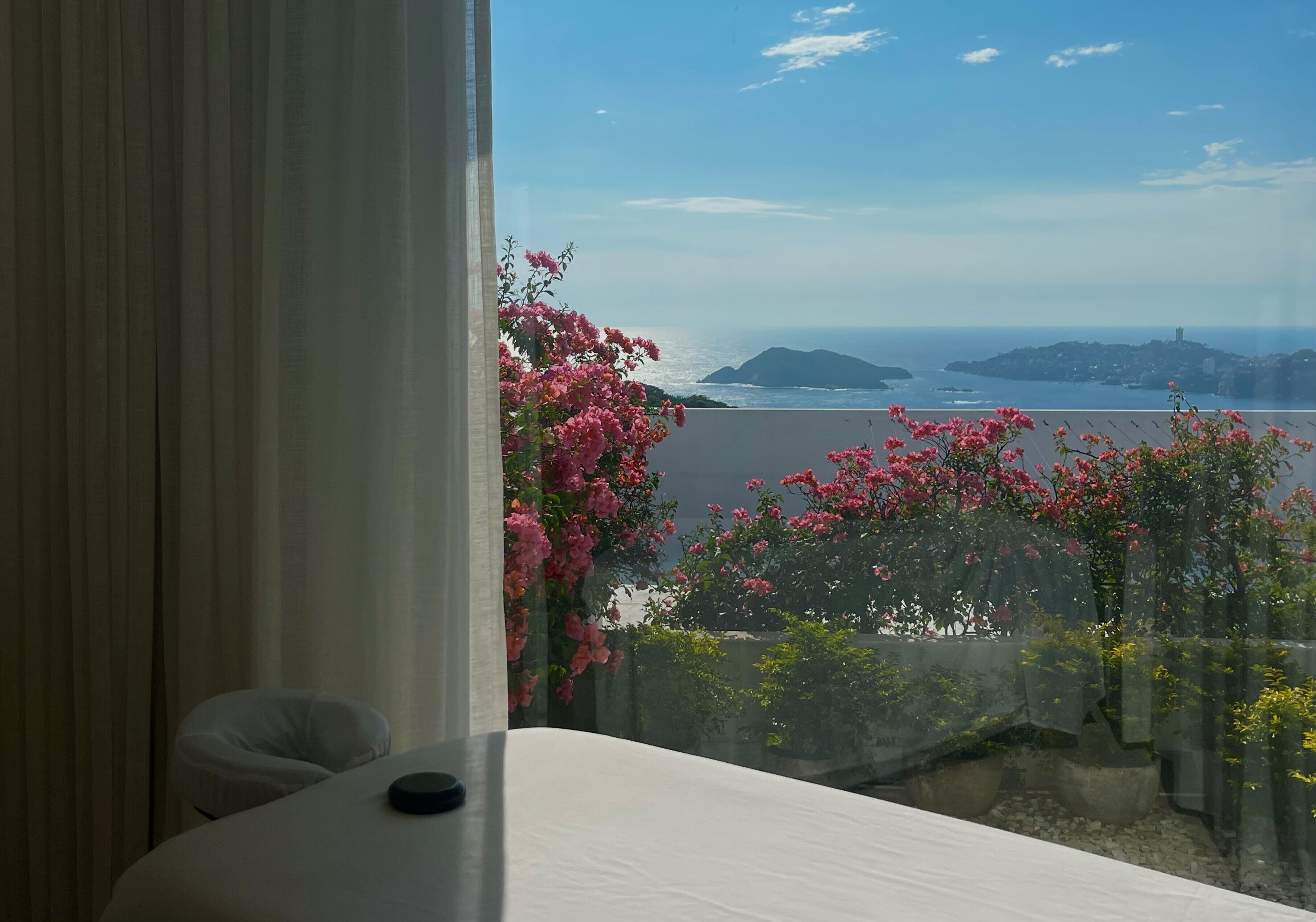 couples treatment room(s), hot tub, steam room, body treatments