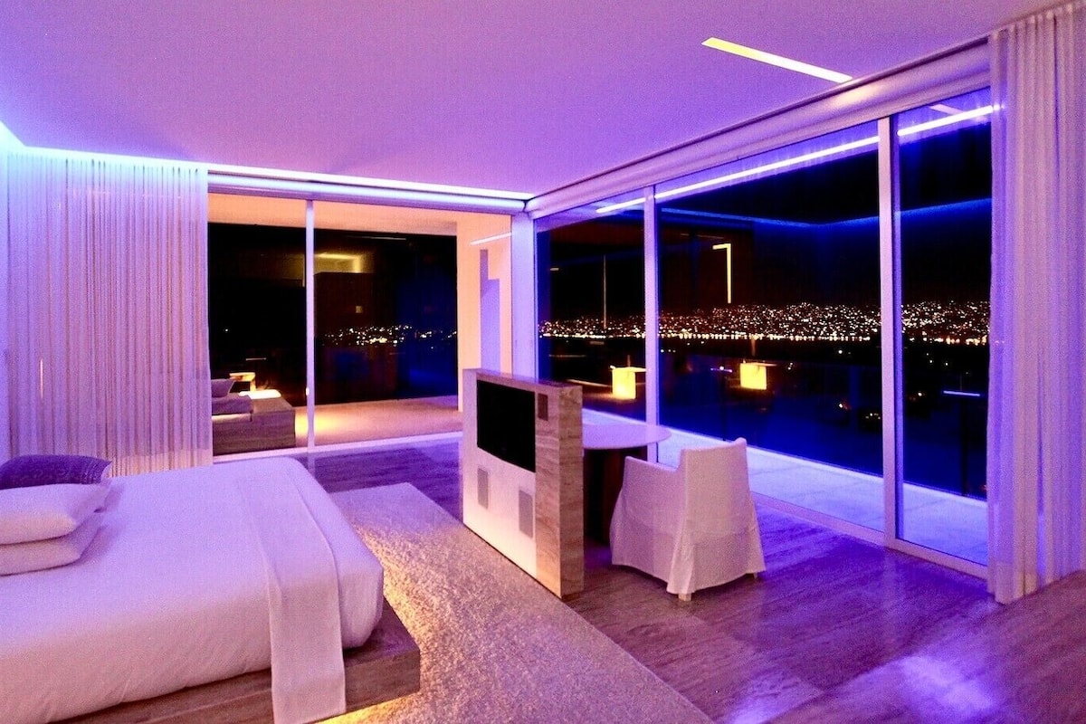 Panoramic Room, 1 King Bed, Ocean View | 1 bedroom, premium bedding, down duvets, minibar