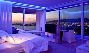 Panoramic Room, 1 King Bed, Ocean View | 1 bedroom, premium bedding, down duvets, minibar
